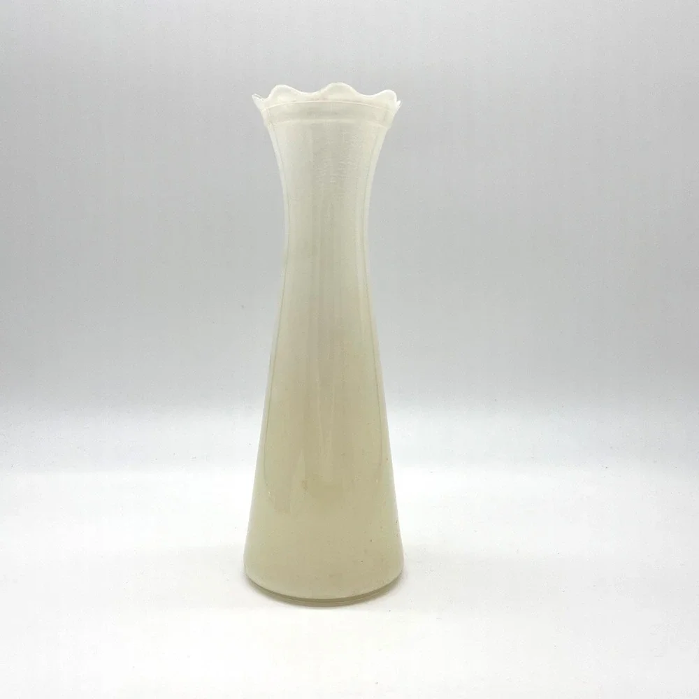 Ivory Floral Vase with Ruffled Edge Home Decor Bud Vase Flower Holder‎